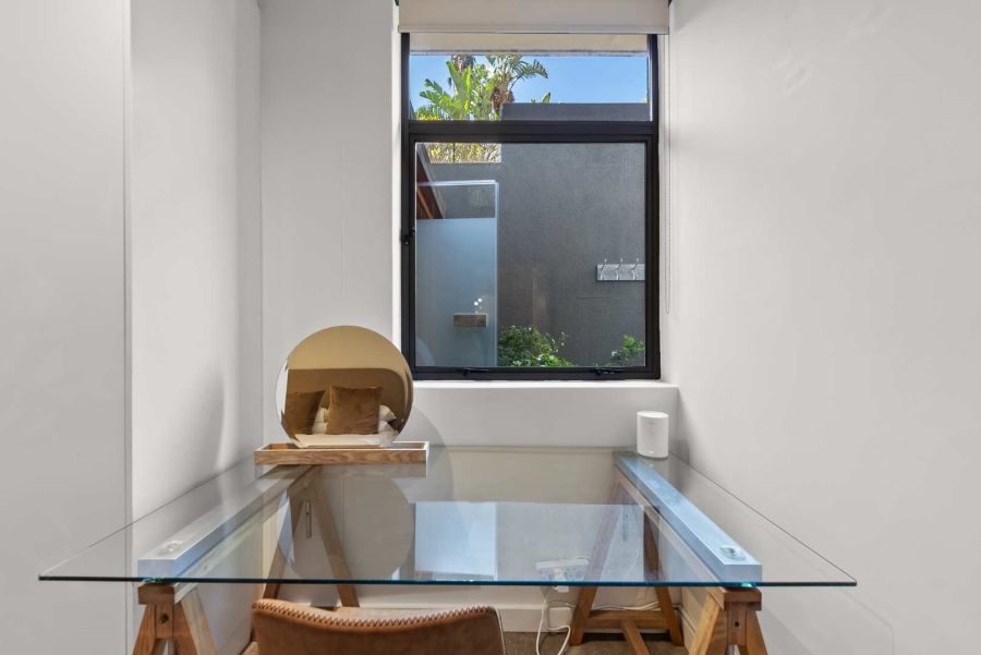 2 Bedroom Property for Sale in Green Point Western Cape